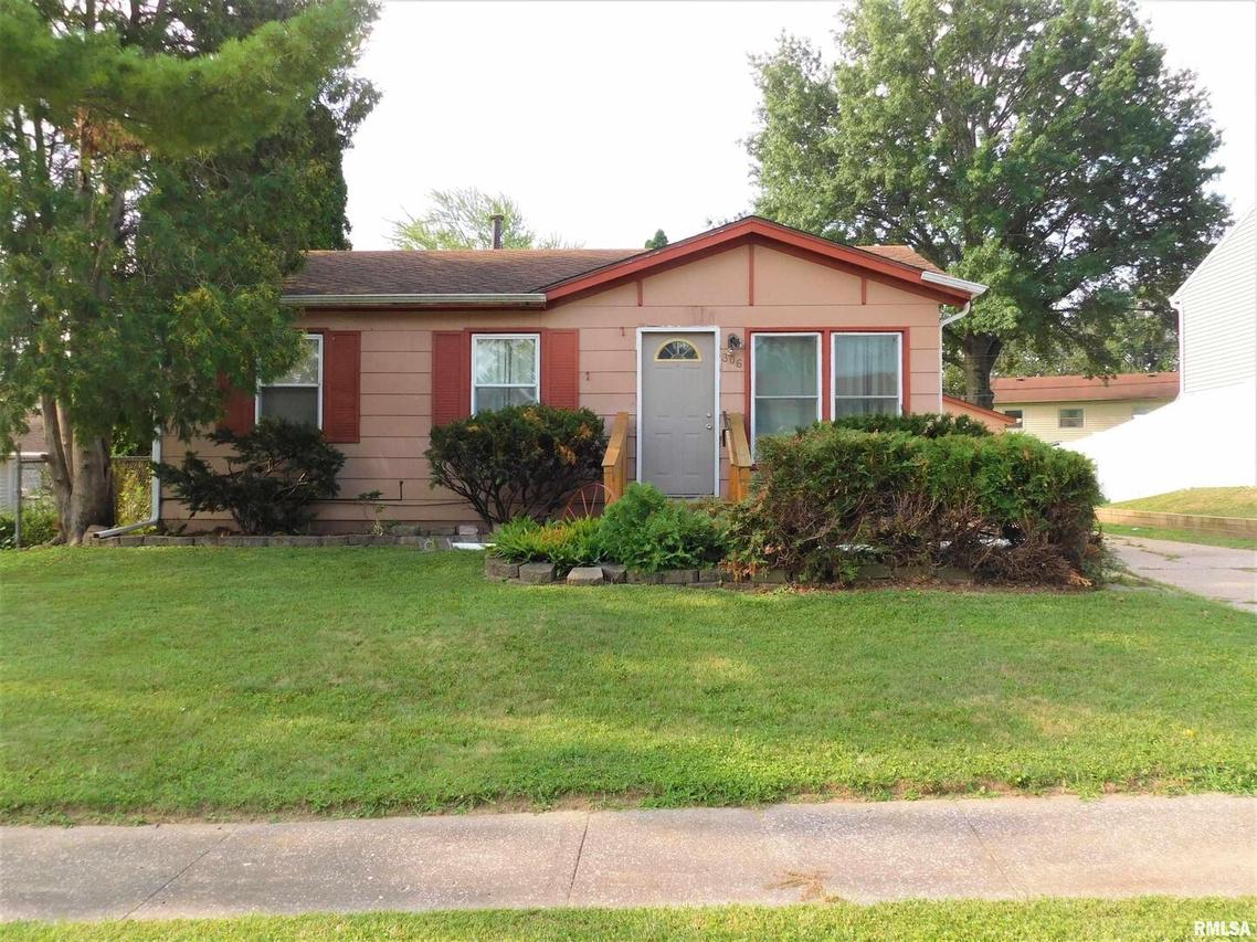 306 W 18th Avenue Ct., Milan, IL 61264