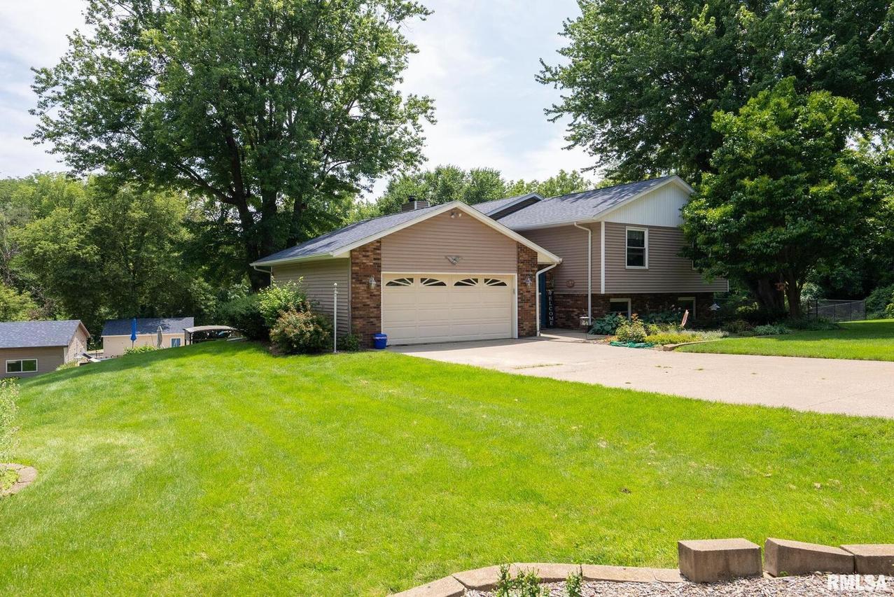 20702 41st Ave., Port Byron, IL 61275