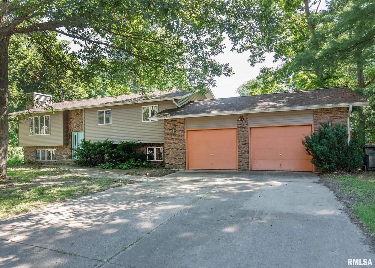 4221 172nd St., East Moline, IL