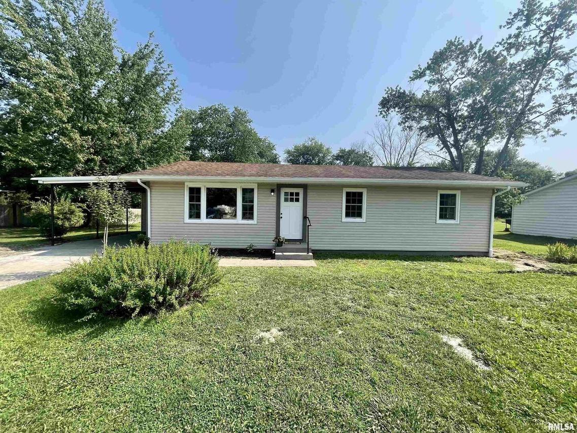 880 W Harrison St., Murphysboro, IL 62966