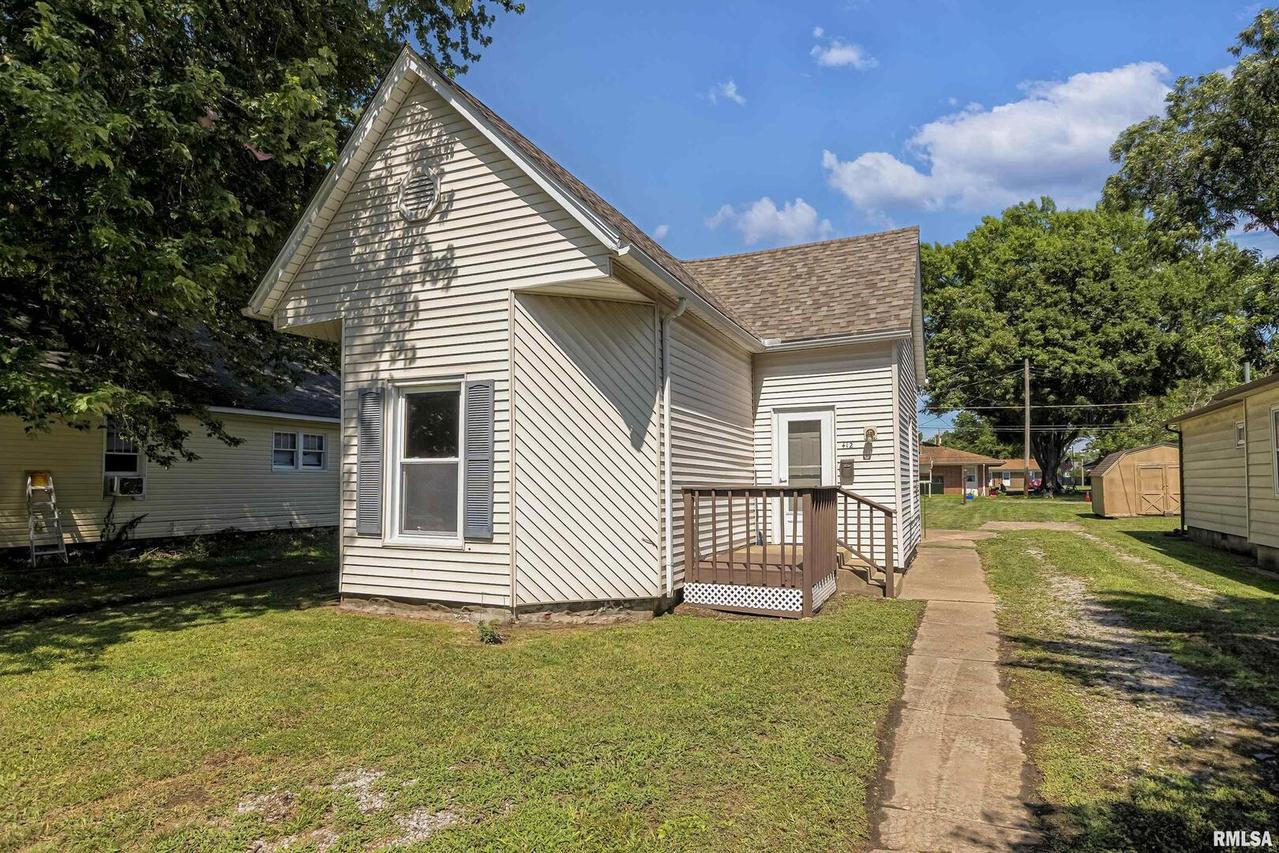 412 N 18th St., Herrin, IL 62948
