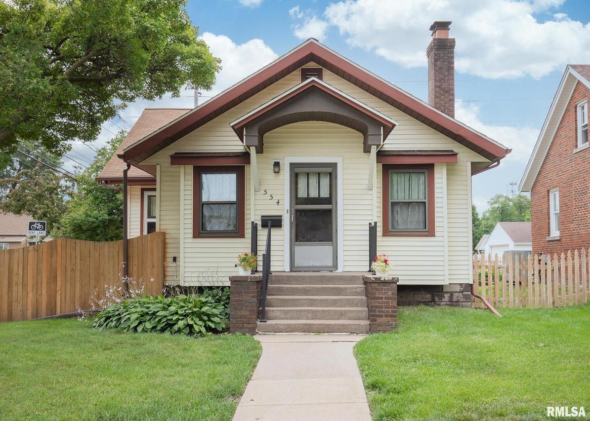 554 26th Ave., Moline, IL 61265