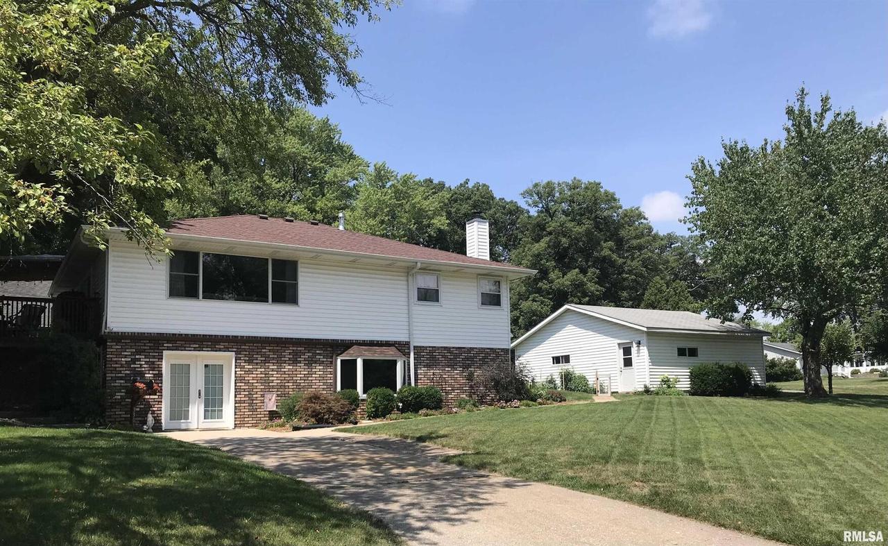 3301 53rd St., Moline, IL 61265