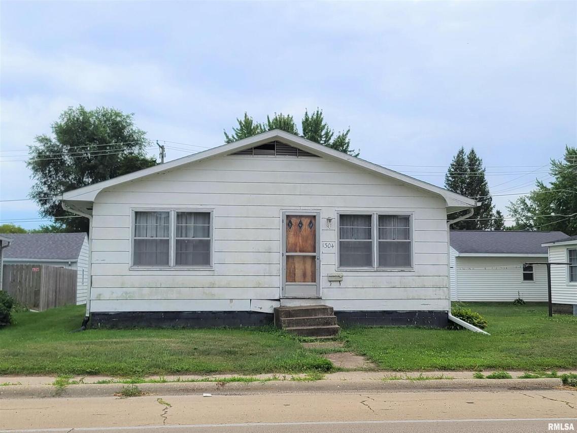 1304 14th Ave., Fulton, IL 61252