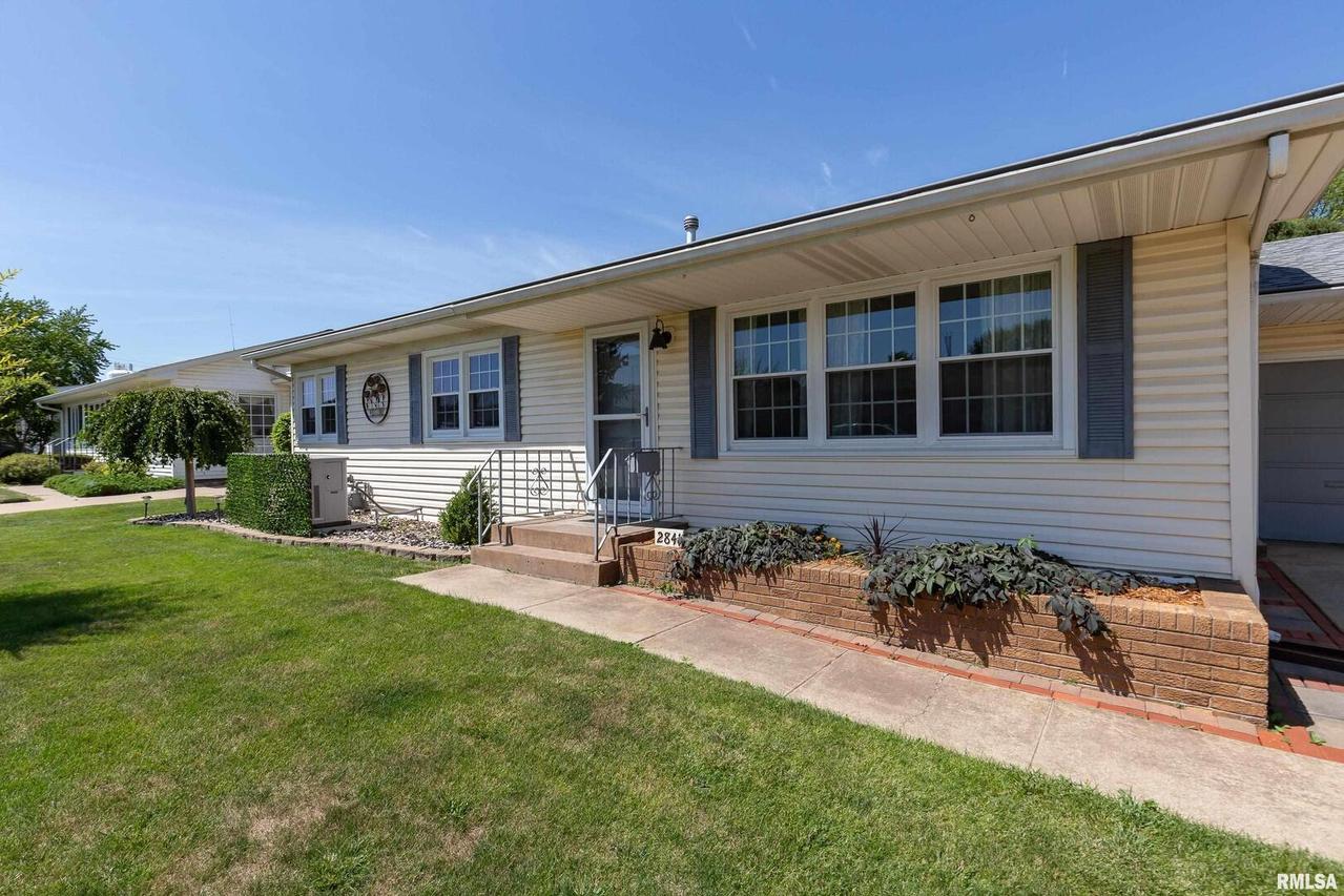 2841 8th St., East Moline, IL 61244