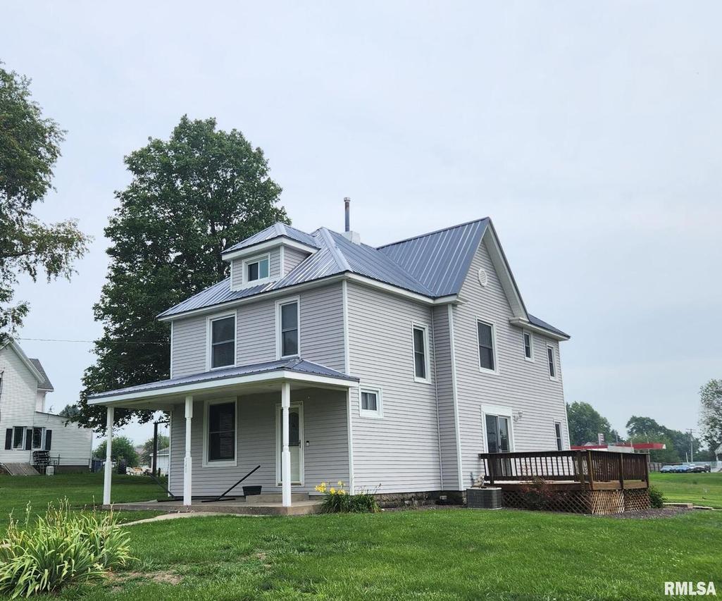 240 W High St., Mendon, IL 62351