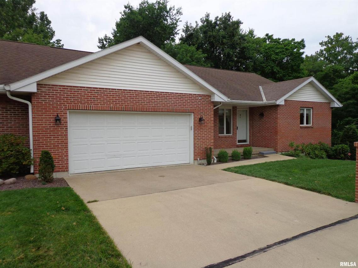 402 Limerick Ln., Quincy, IL 62305