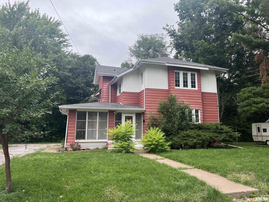 1721 11th Ave., Moline, IL 61265