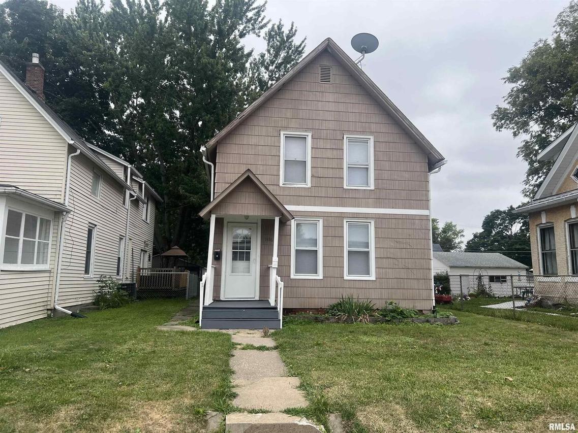 1416 17th Ave., Moline, IL 61265