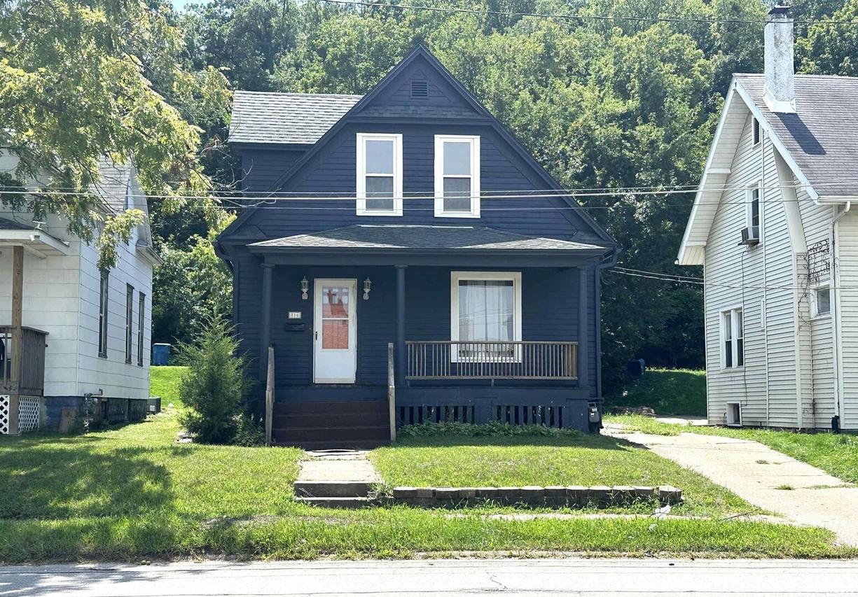 816 17th Ave., East Moline, IL 61244