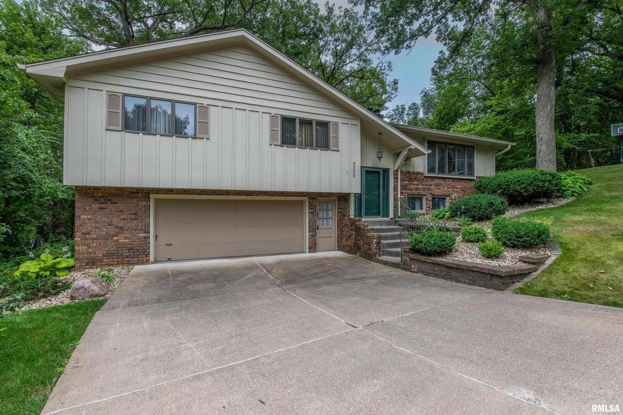 4520 41st Avenue Ct., Rock Island, IL 61201