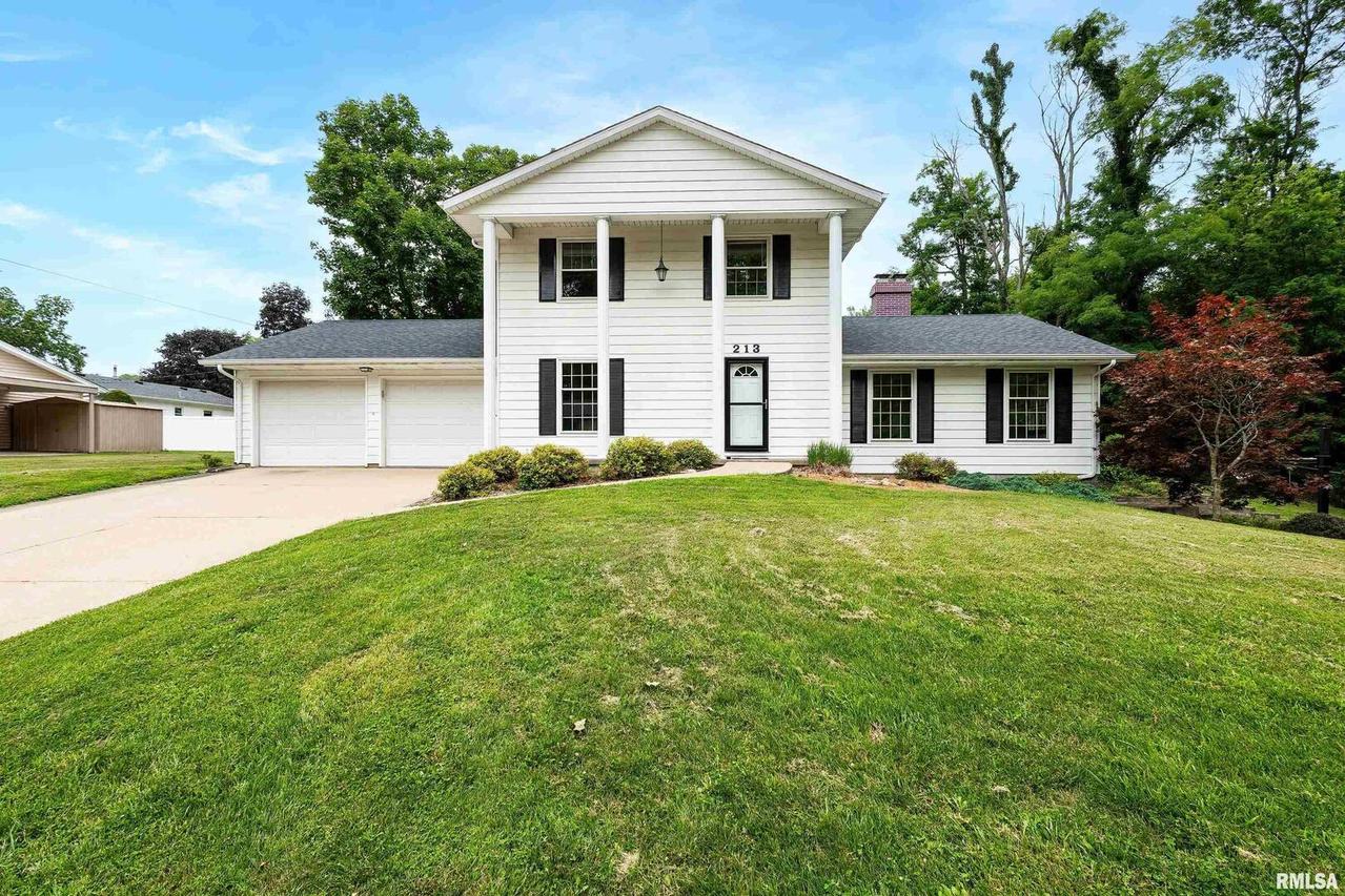 213 28th Ave., Moline, IL 61265