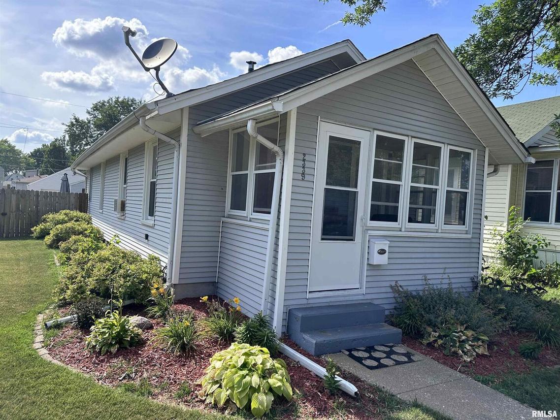 2339 31st St., Moline, IL 61265