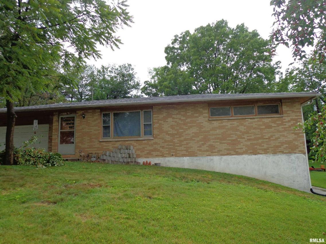 1818 Hilltop Dr., Quincy, IL 62305
