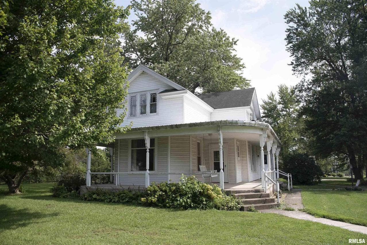 106 E Washington St., Mendon, IL 62351