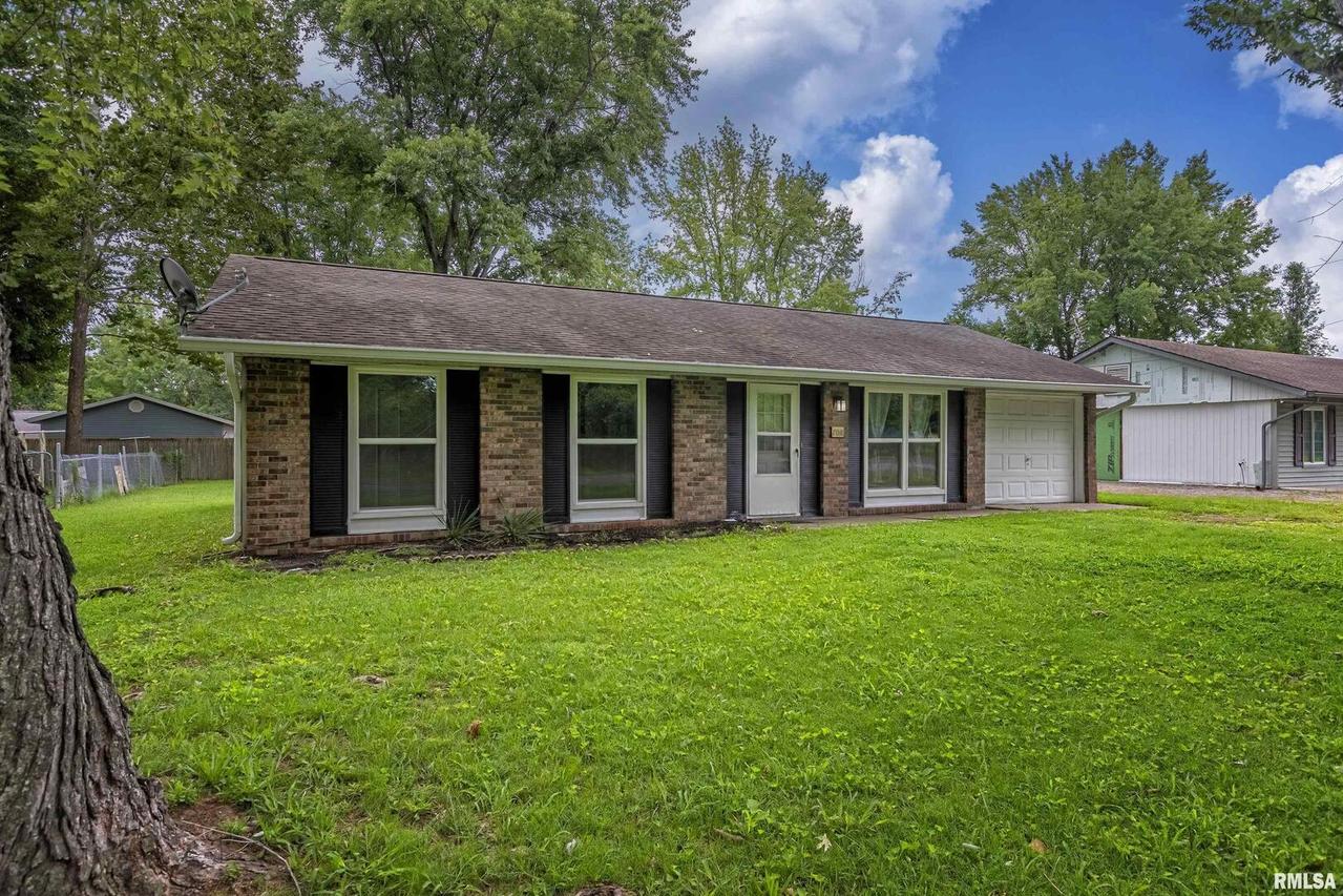 704 N 27th St., Herrin, IL 62948