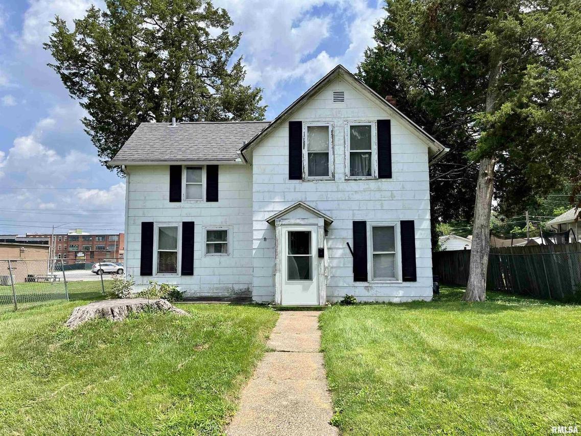 414 49th St., Moline, IL 61265