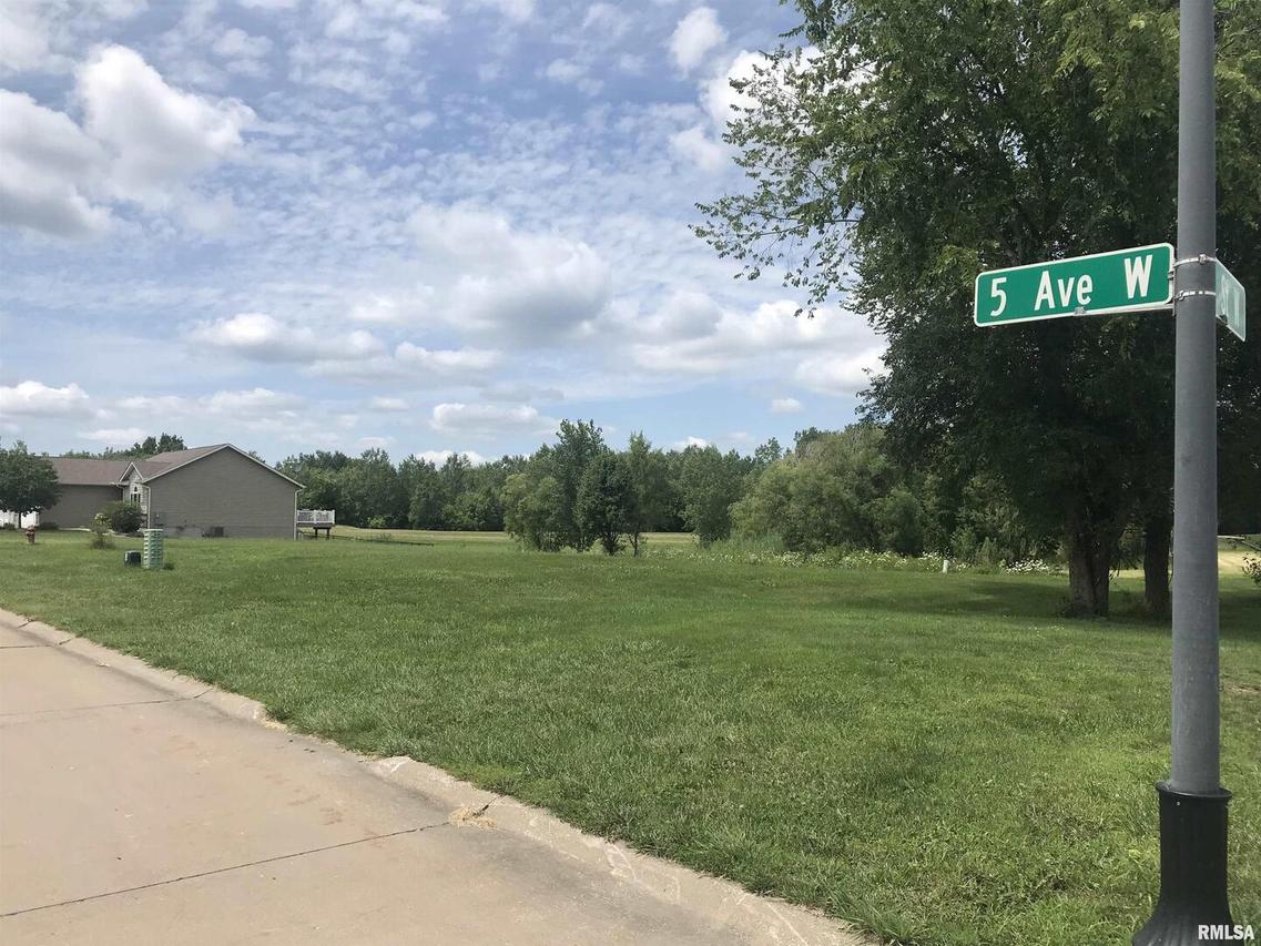 901 W 5th Ave., Andalusia, IL 61232