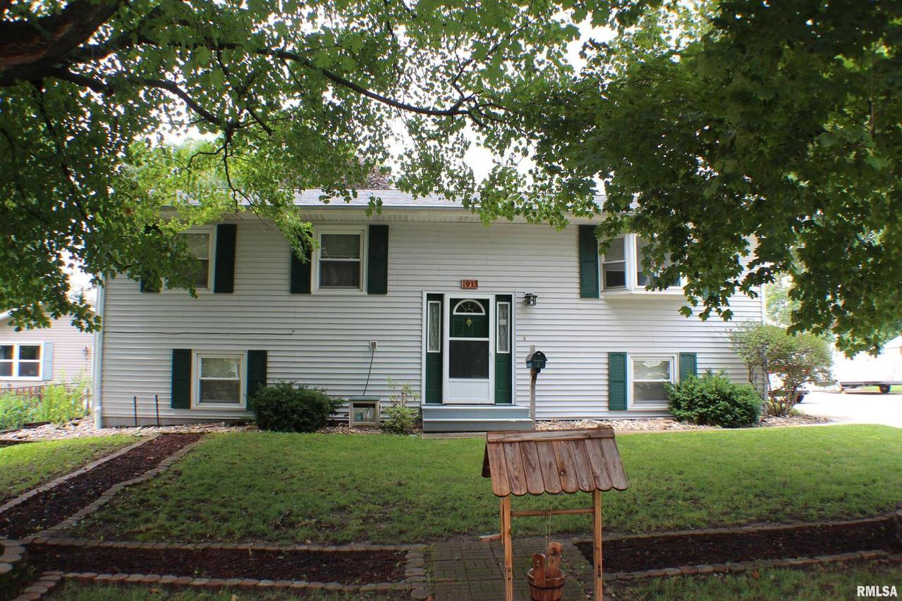 913 5th St., Colona, IL 61241