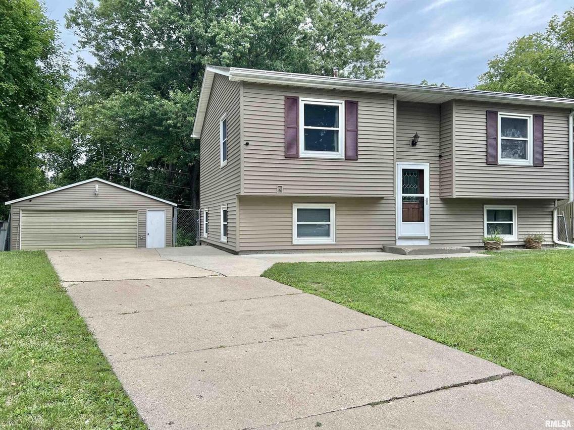 9401 11th St., Rock Island, IL 61201