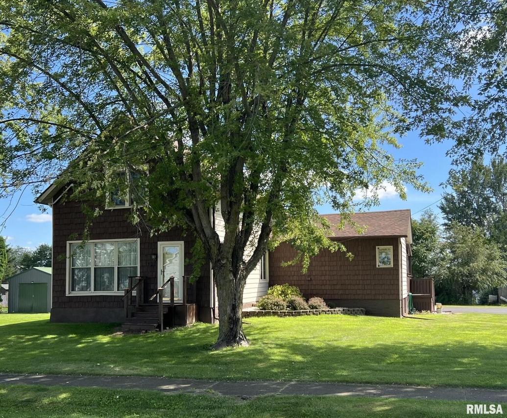 305 Arbor St., Bradford, IL 61421