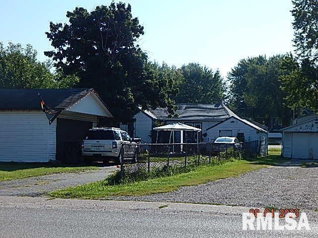 106 5th St., Colona, IL 61241