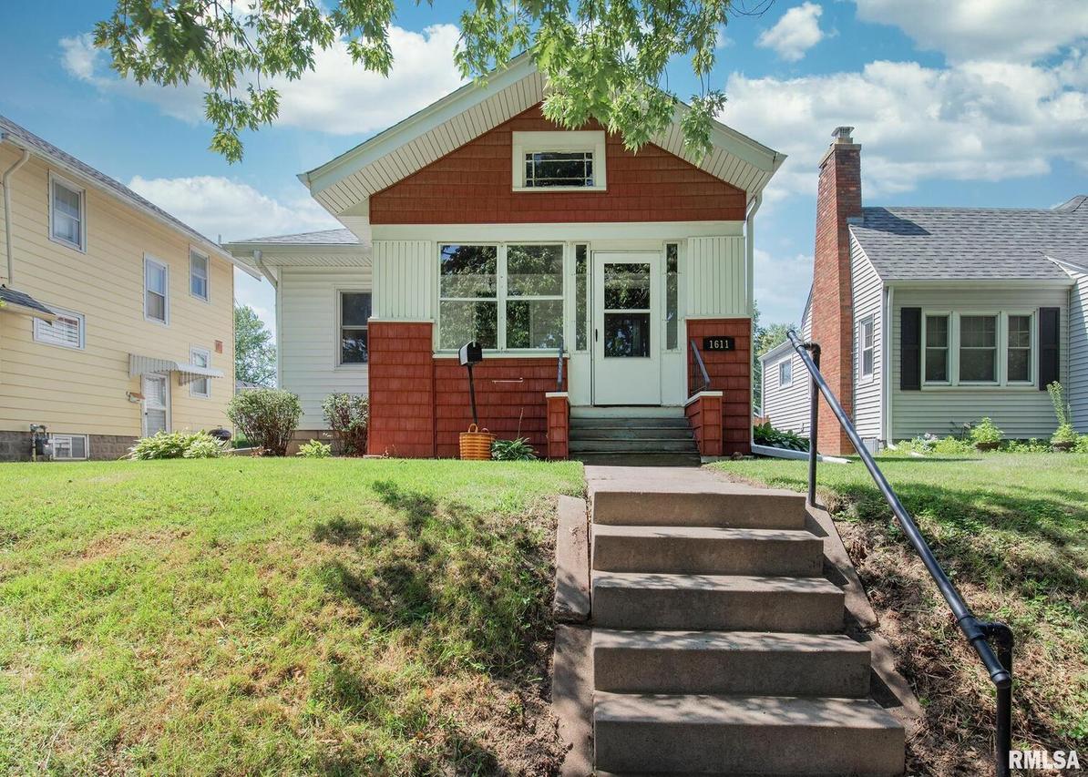 1611 18th St. #C, Moline, IL 61265