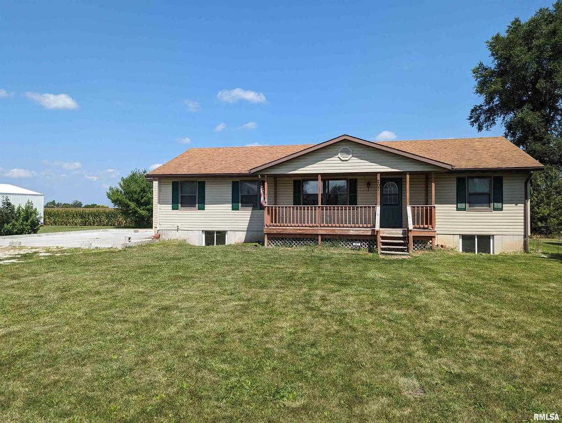 207 E 4th St., Mineral, IL 61344