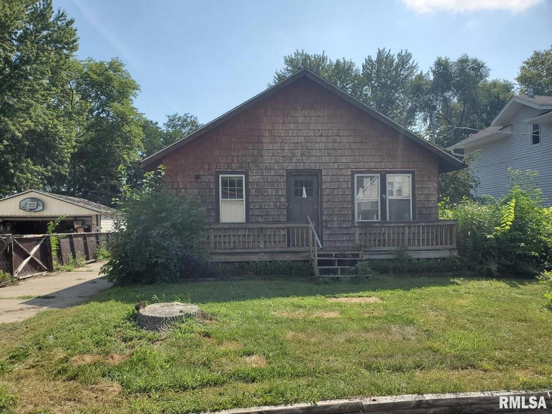 1227 Albany St., Erie, IL 61250