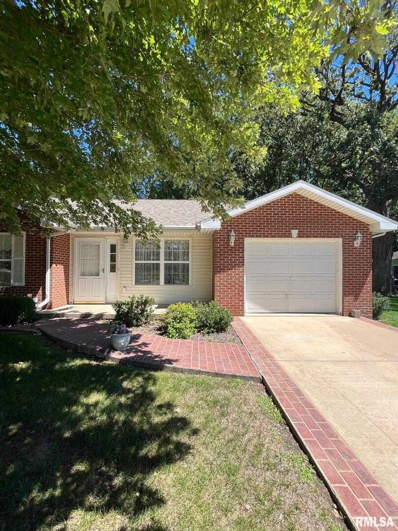 210 Acorn St., Kewanee, IL 61443