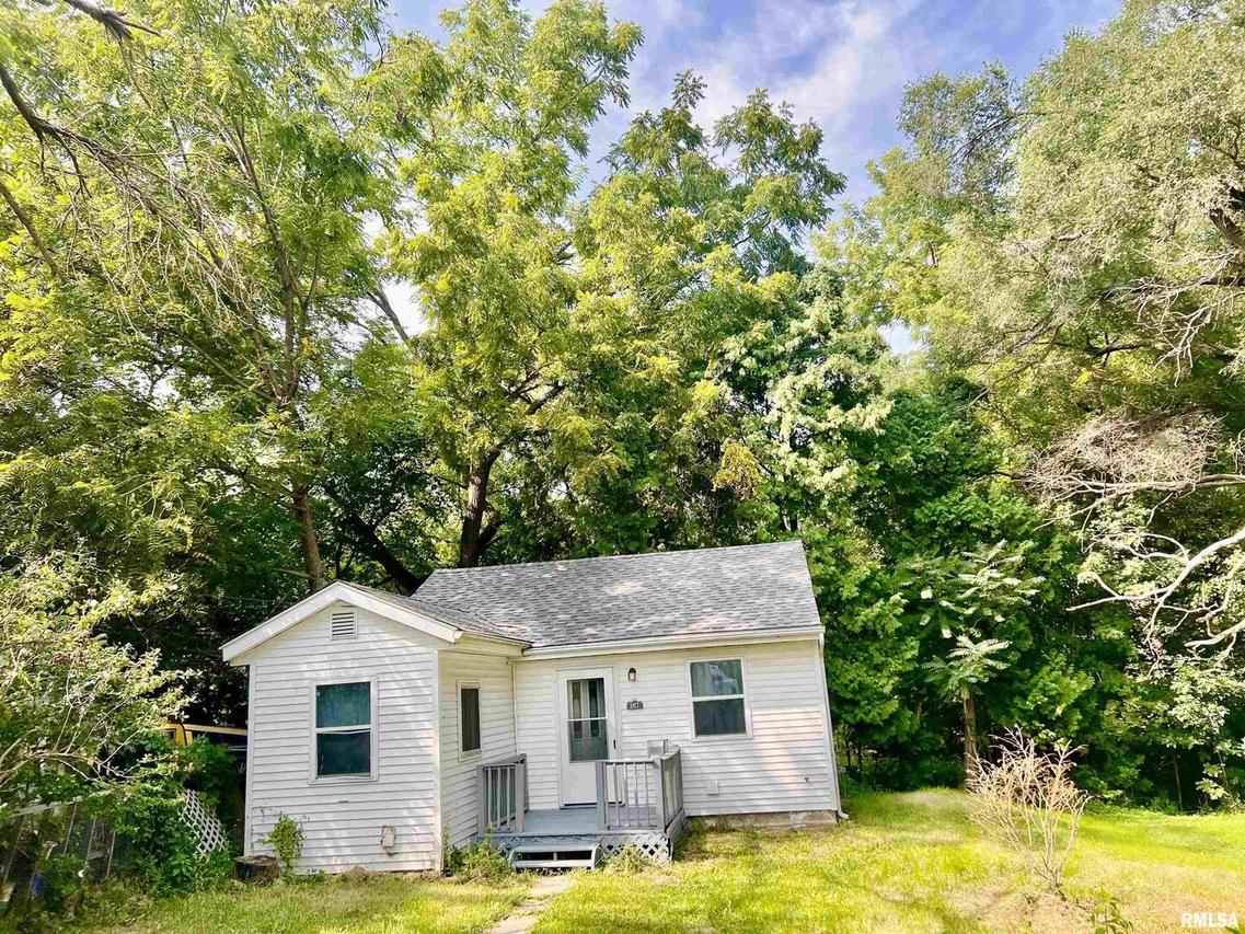 1817 27th Ave., East Moline, IL 61244