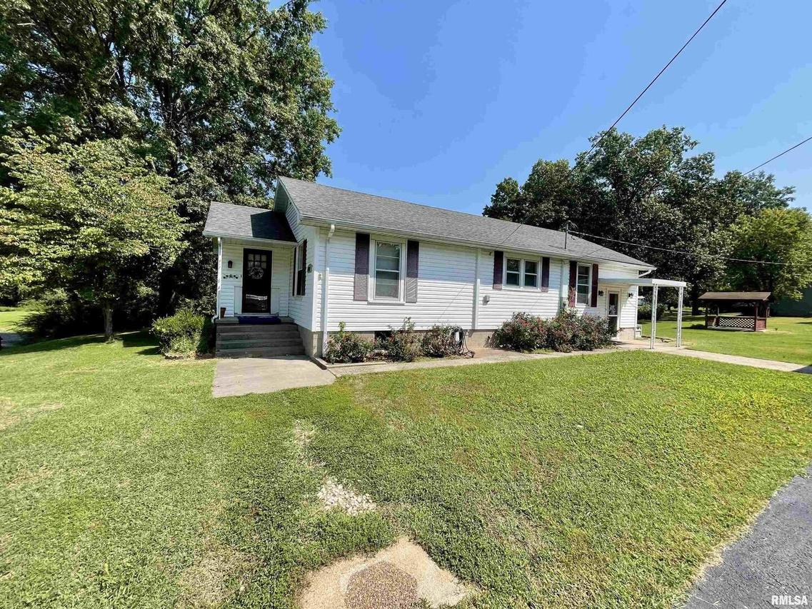 1709 Follis Ave., Johnston City, IL 62951