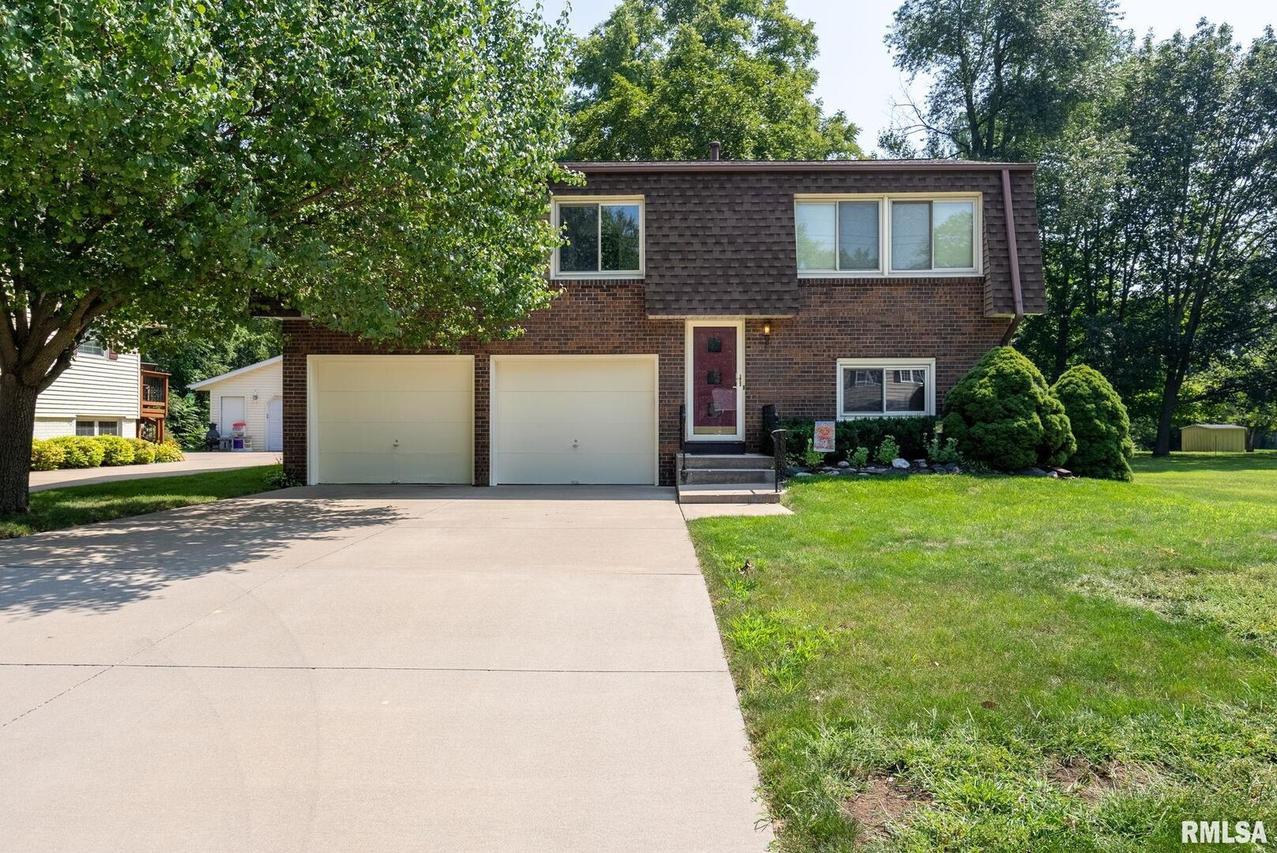 3414 40th St., Moline, IL 61265