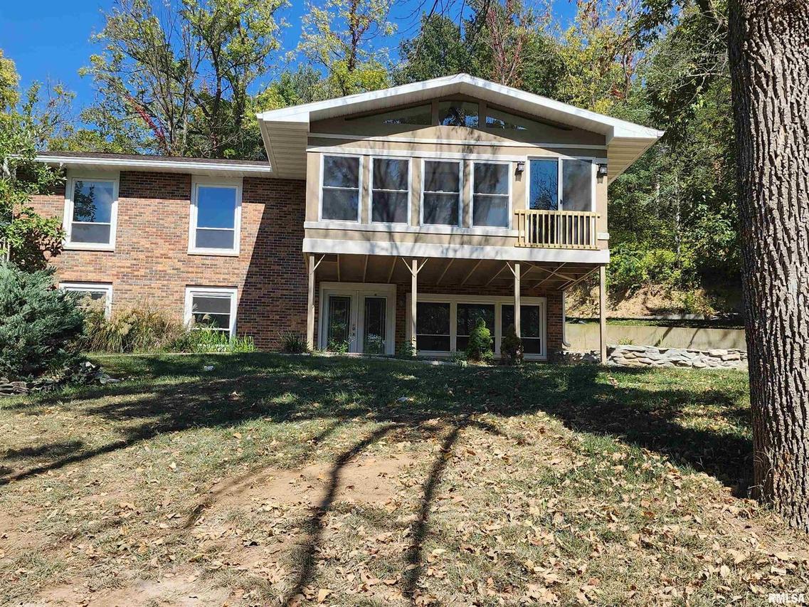 2231 Laaker Rd., Quincy, IL 62305