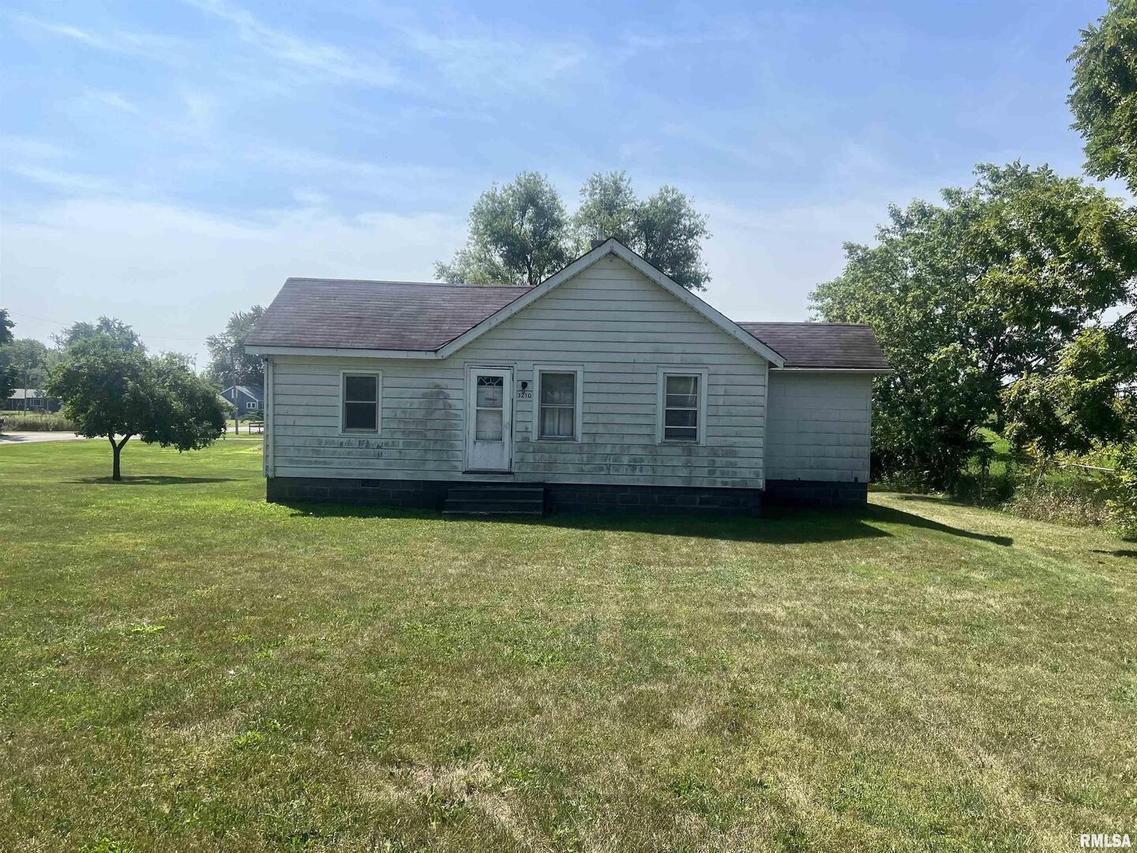 3210 38th Ave., Moline, IL 61265