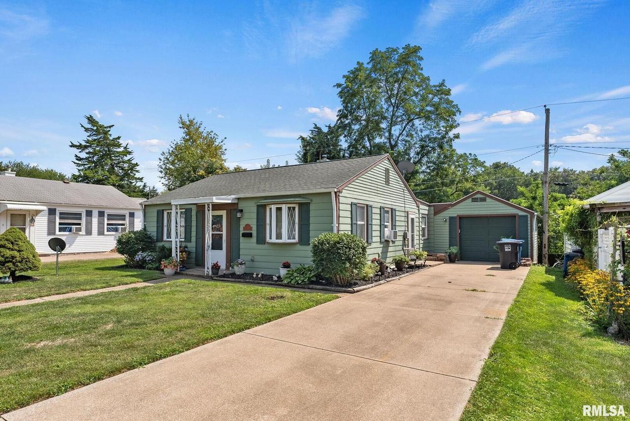 3718 15th Ave., Moline, IL 61265