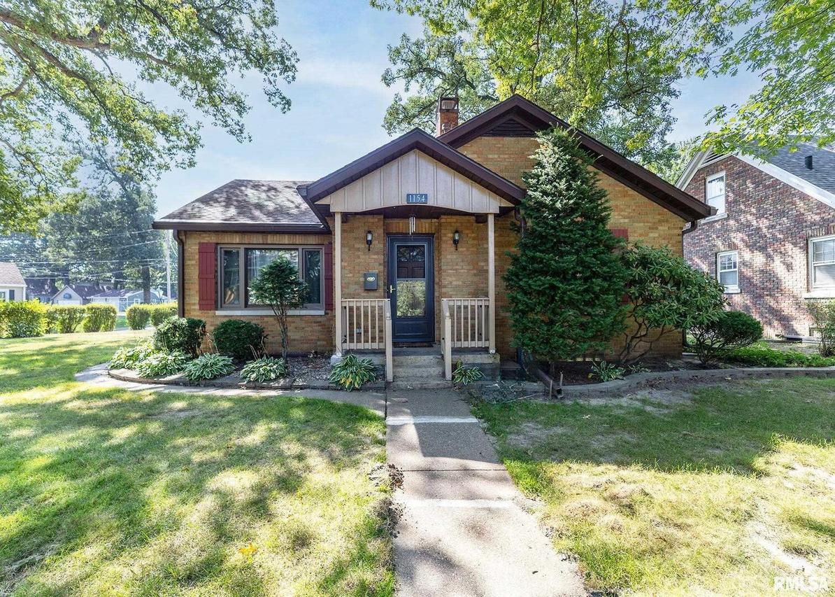 1154 20th Ave., East Moline, IL 61244