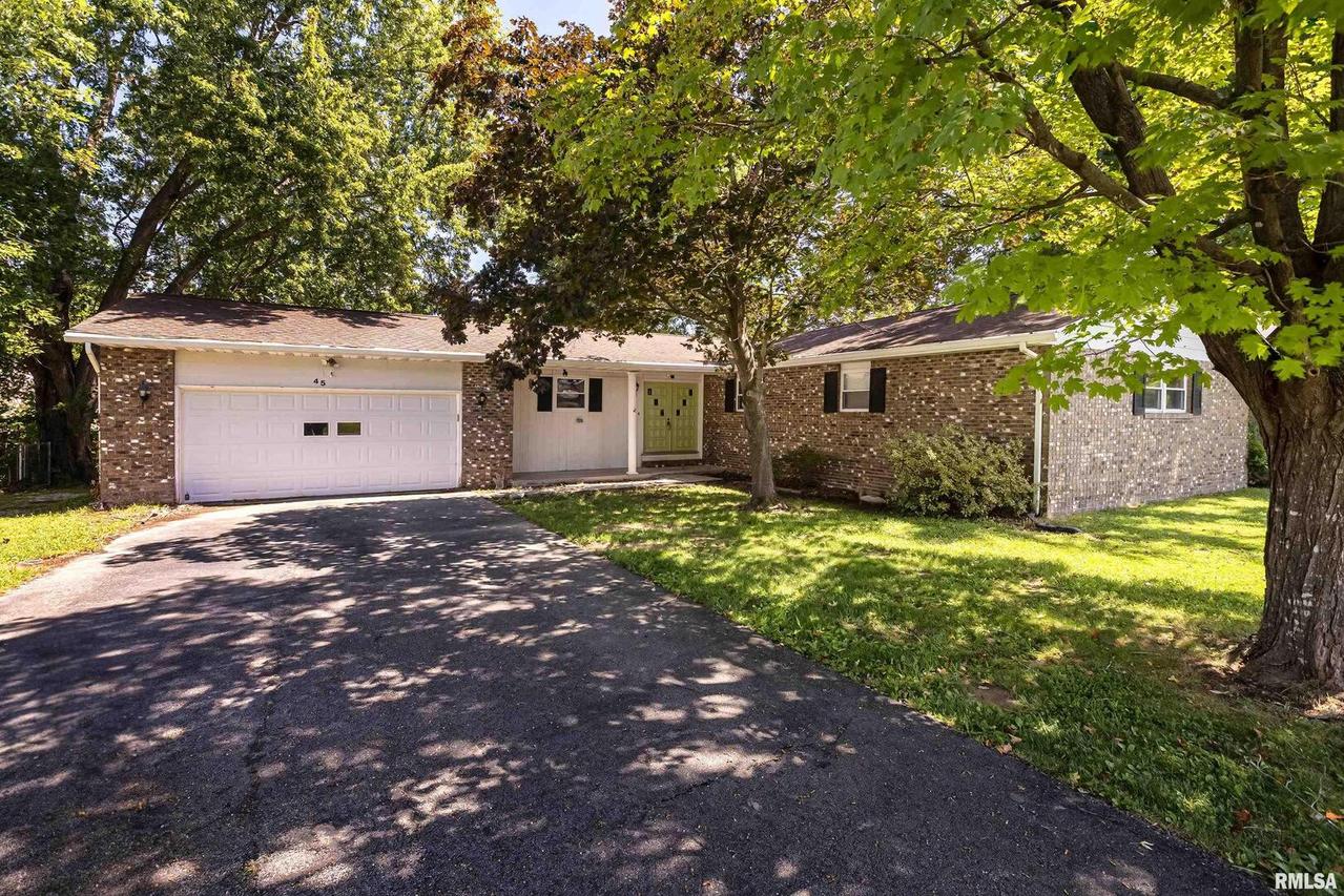 45 Blackberry Ln., Herrin, IL 62948