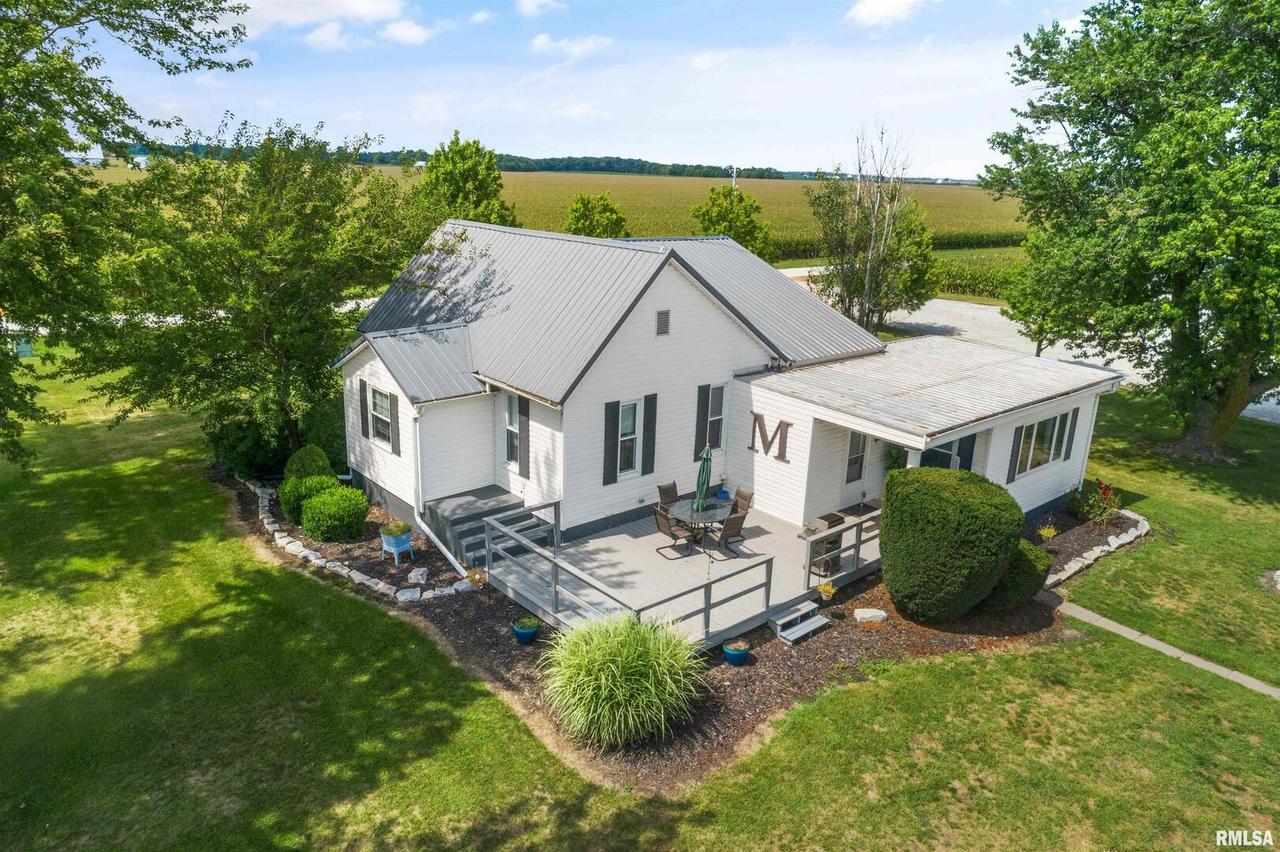 2201 N 2700th Ave., Golden, IL 62339