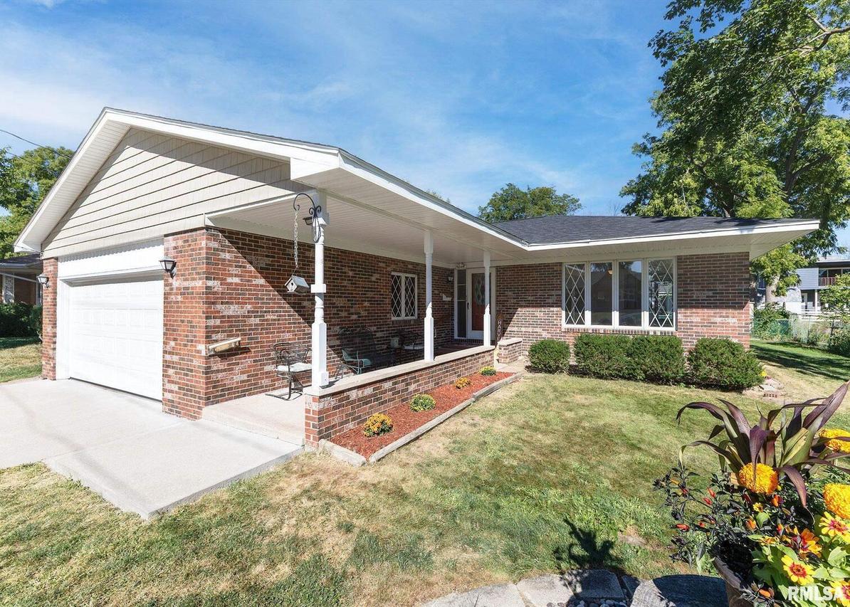 2127 31st St., Rock Island, IL 61201