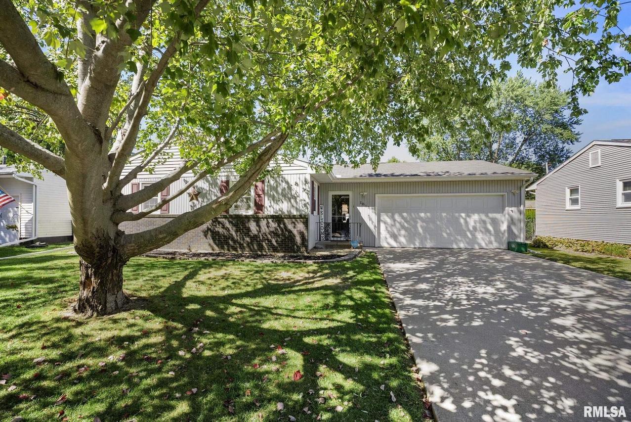 1013 4th St. #A, Hampton, IL 61256