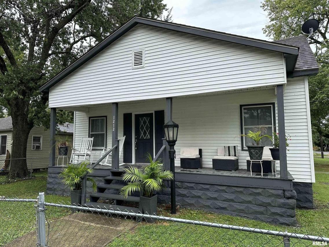 1212 W Tyler St., Herrin, IL 62948