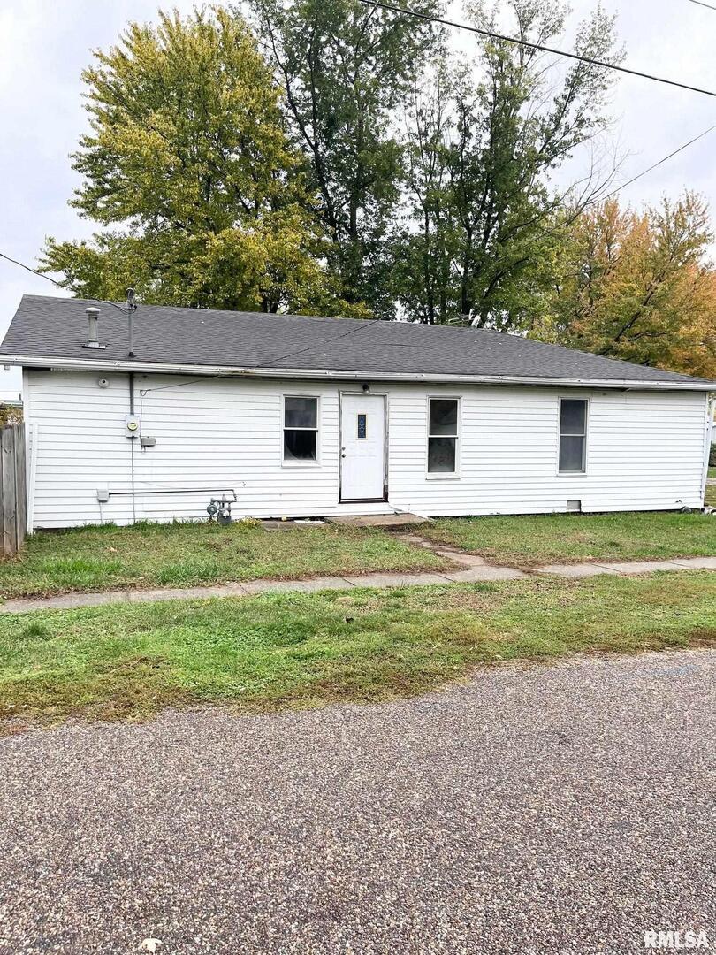 290 Lee Evans St., Hull, IL 62343