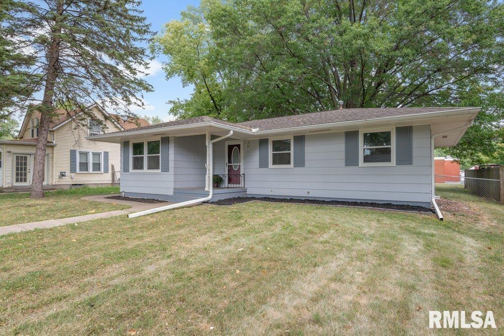 416 2nd Ave., Hampton, IL 61256