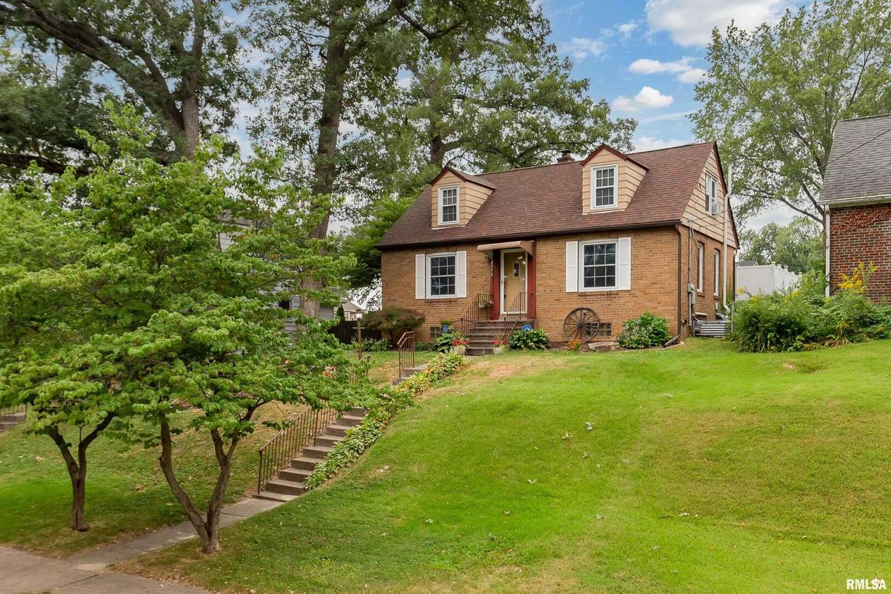 2348 26th St., Rock Island, IL 61201