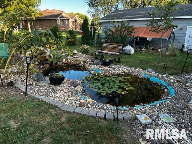 406 N Williams St., Reynolds, IL 61279