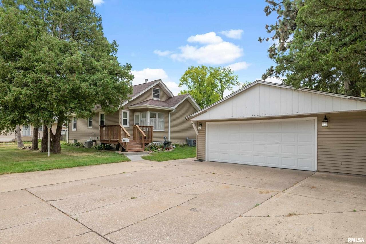 4746 20th Ave., Moline, IL 61265