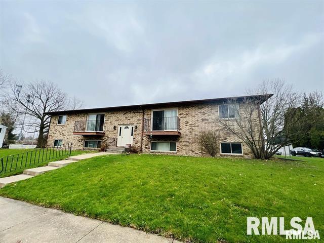 310 30th Avenue Ct. #3, Moline, IL 61265