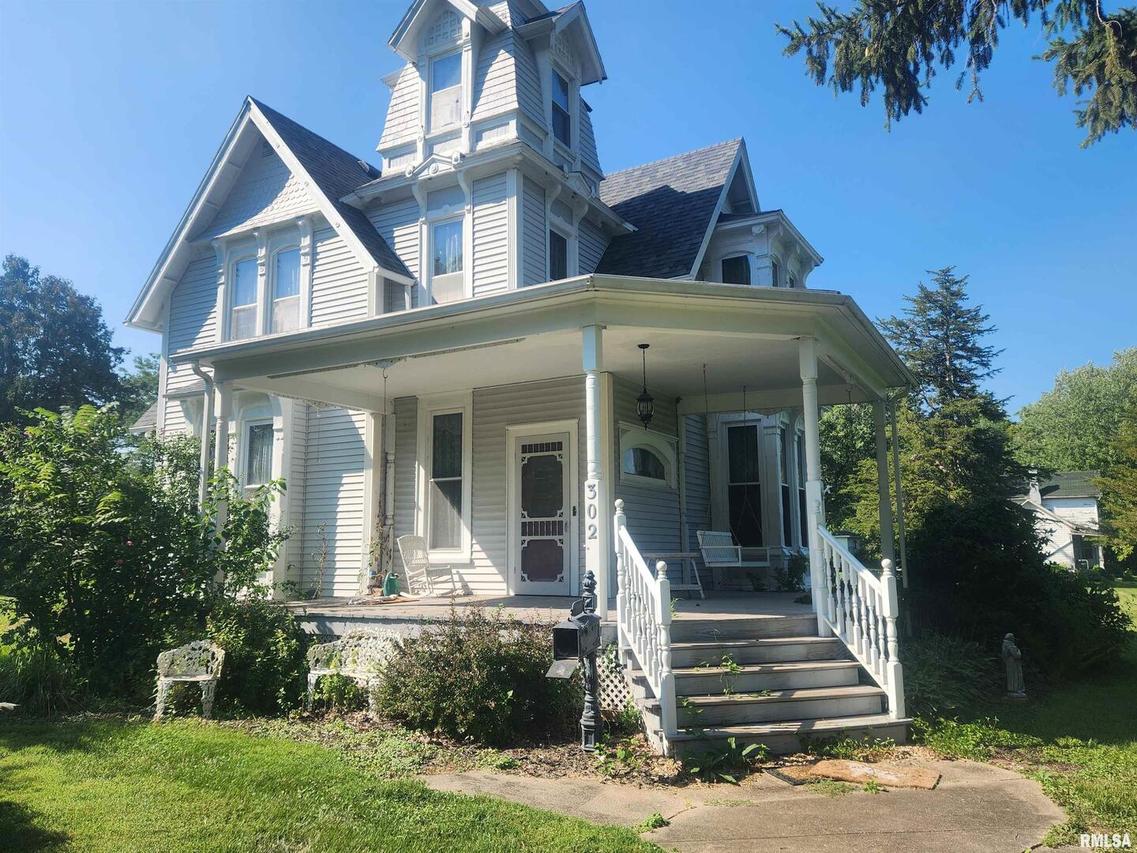 302 W Main St., Bishop Hill, IL 61419