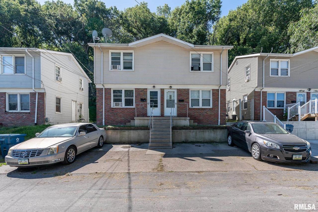 745 18th Ave. #745/747, East Moline, IL 61244